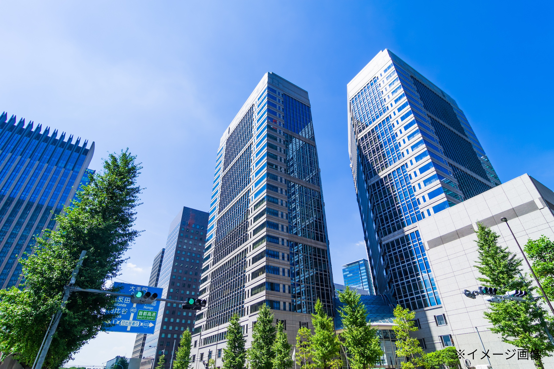 新社屋建設にともなう大型オフィスへのLEDディスプレイ導入事例 